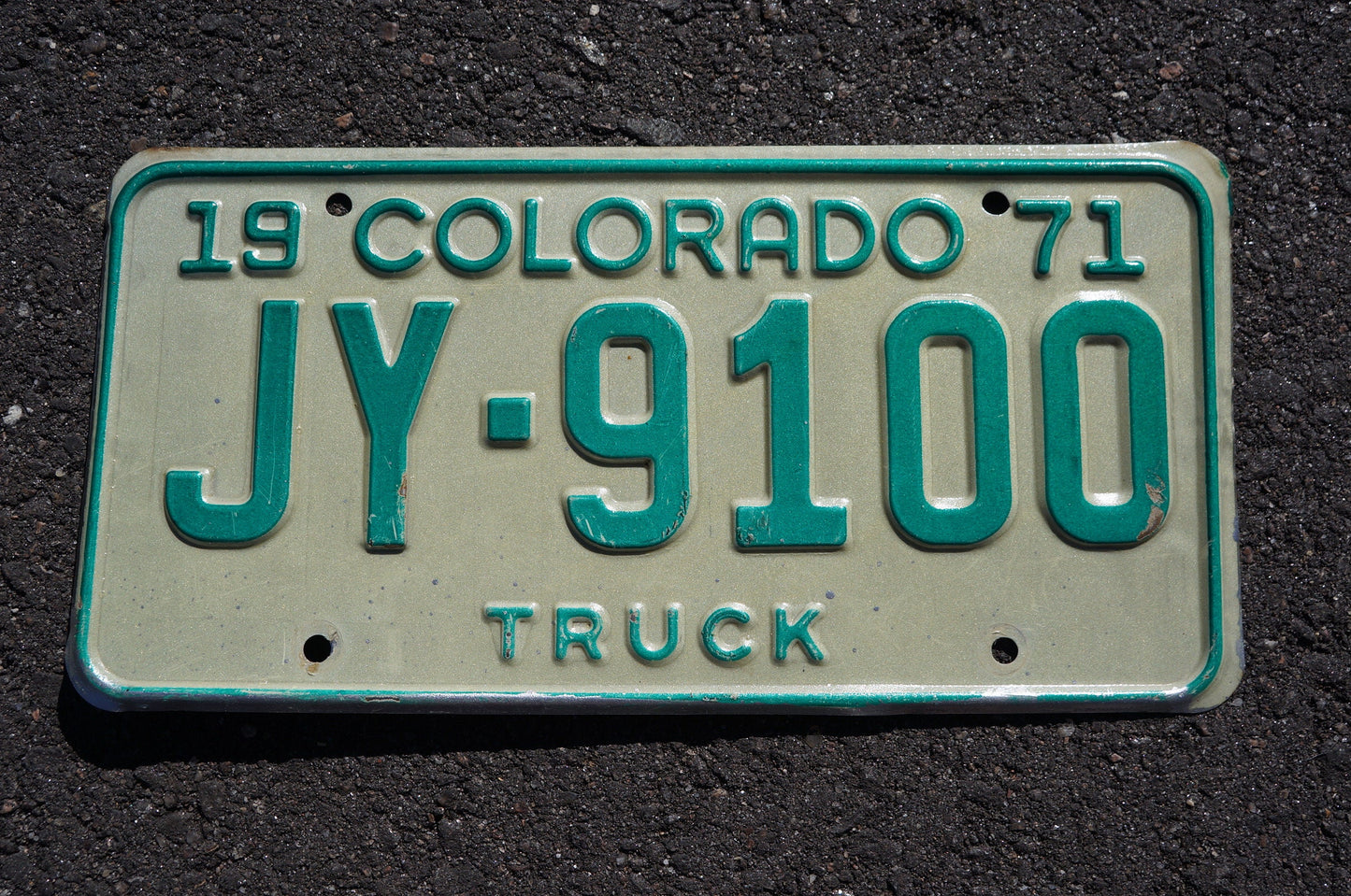 1971 Colorado Truck Green Snow Mountains License Plate # JY - 9100
