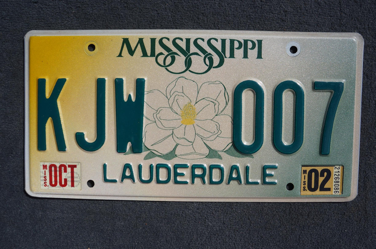 2002 Mississippi Large Magnolia License Plate - KJW 007