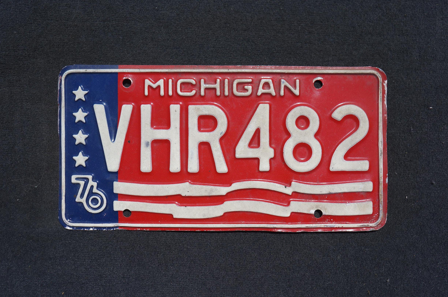 1976 Michigan BICENTENNIAL License Plate