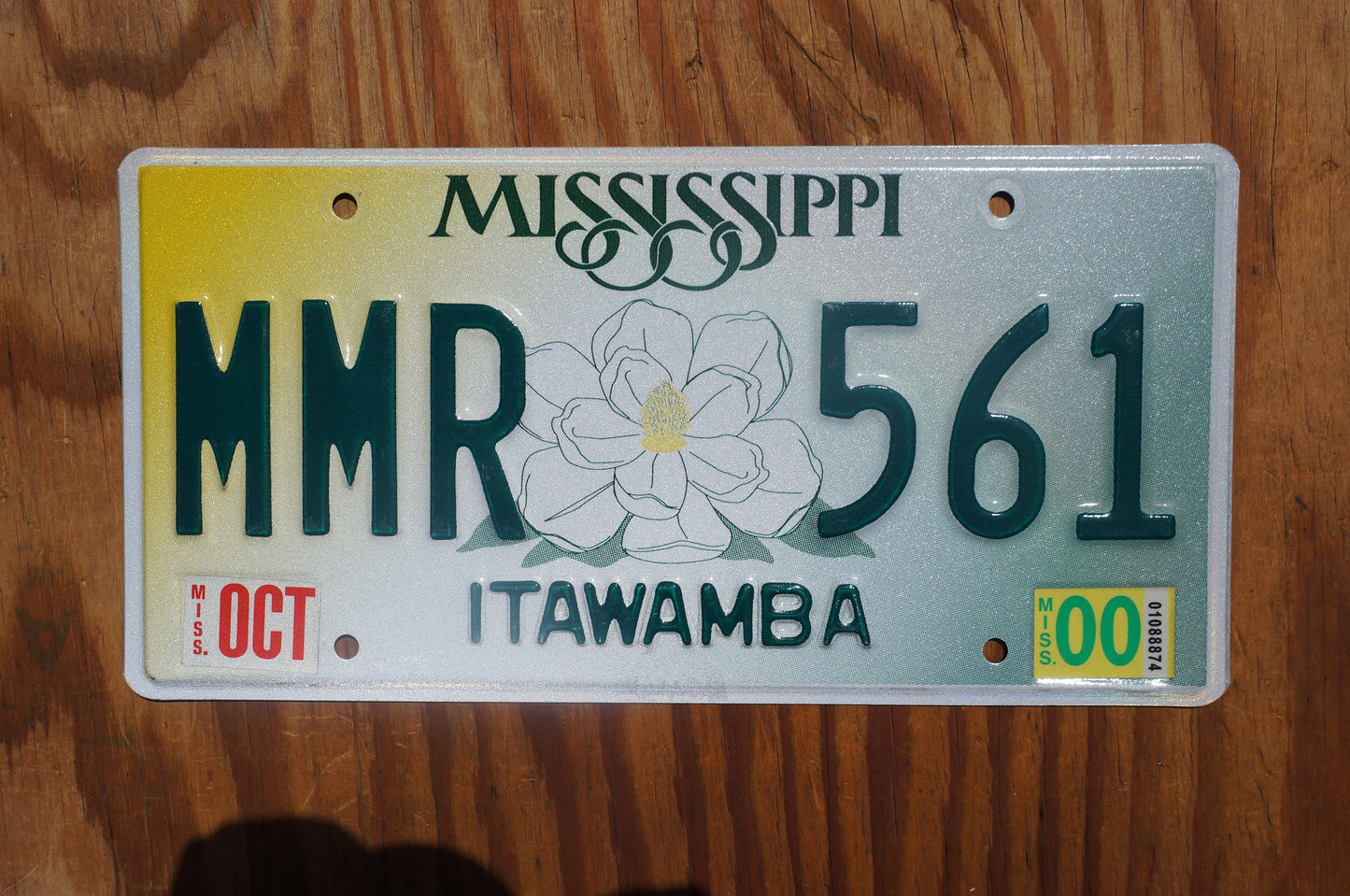 Authentic Mississippi Large Magnolia Flower Yellow Green Graphic License Plate Tags Good Condition