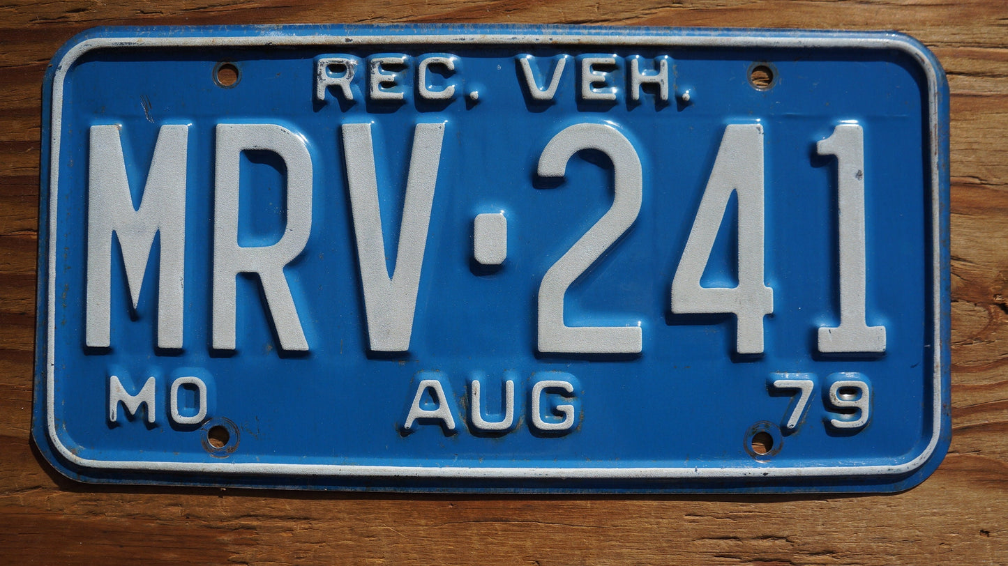 1979 Missouri RECREATIONAL VEHICLE Blue Vintage License Plate
