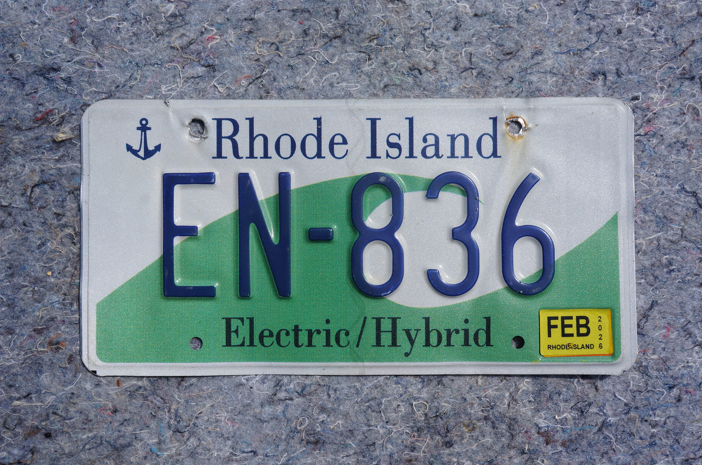 Rhode Island ELECTRIC / HYBRID VEHICLE Green Waves License Plate