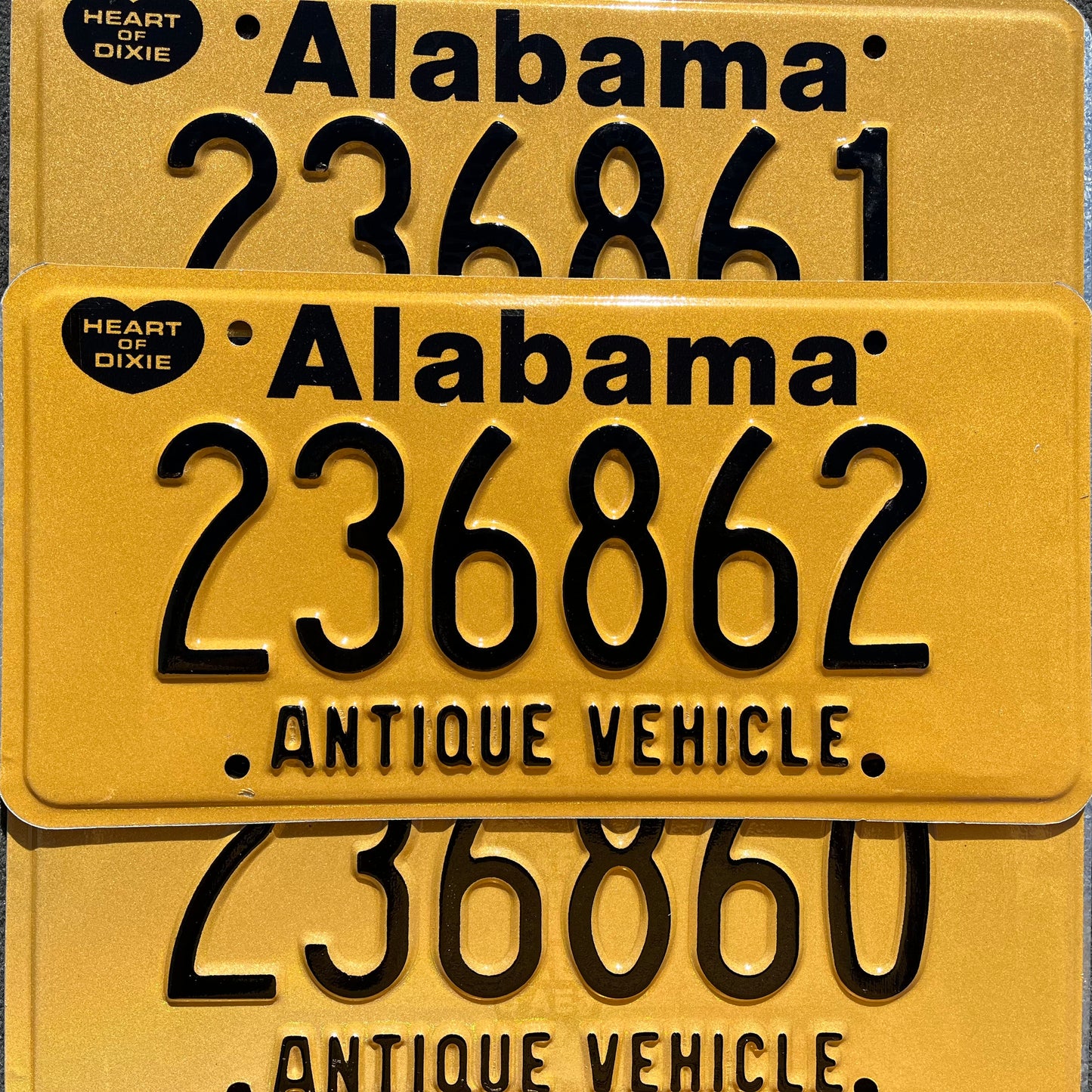 Alabama ANTIQUE VEHICLE Yellow License Plate Heart of Dixie