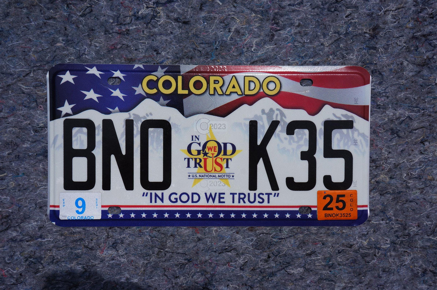 Colorado In GOD WE TRUST Graphic Flag License Plate