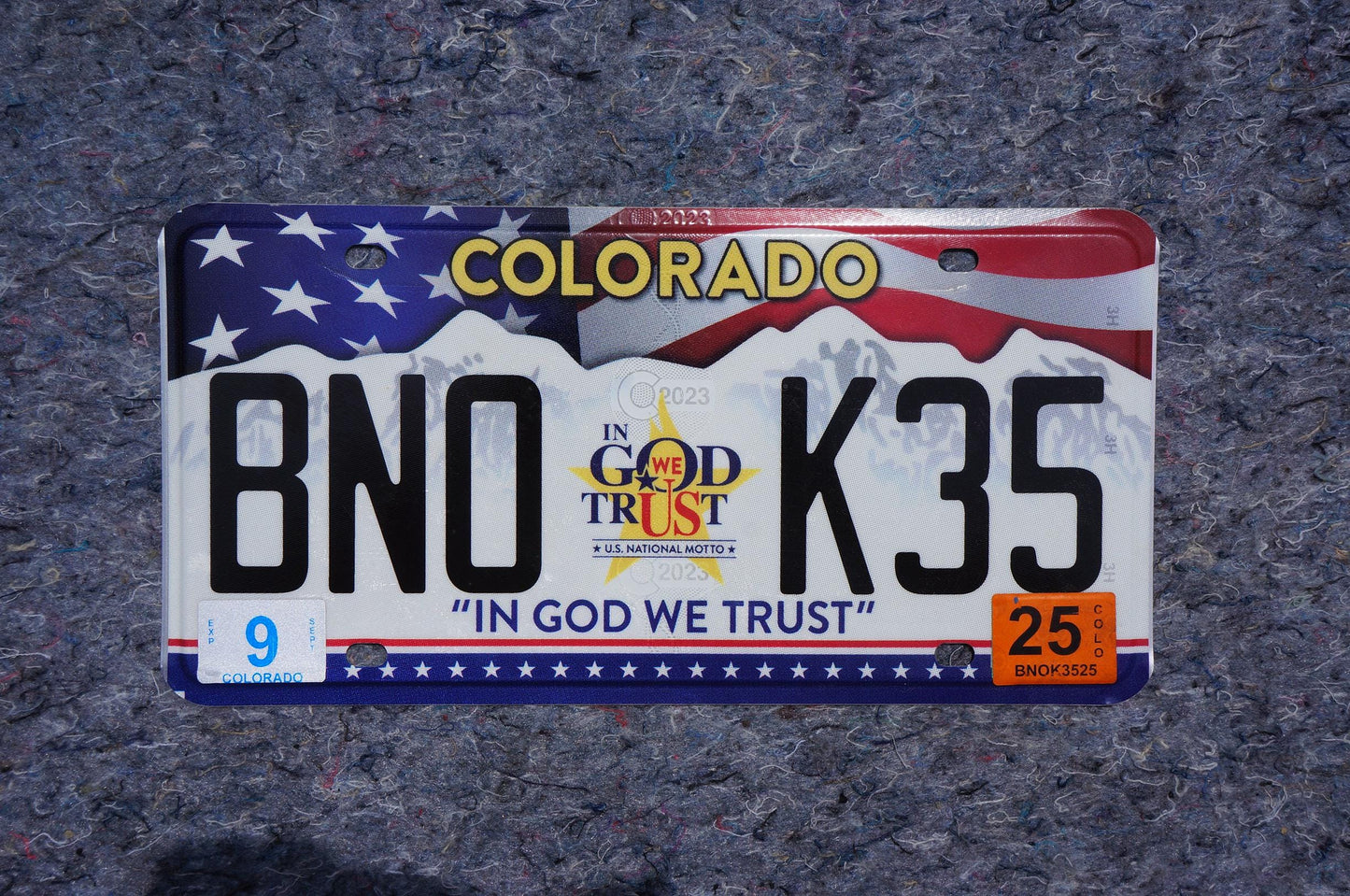 Colorado In GOD WE TRUST Graphic Flag License Plate