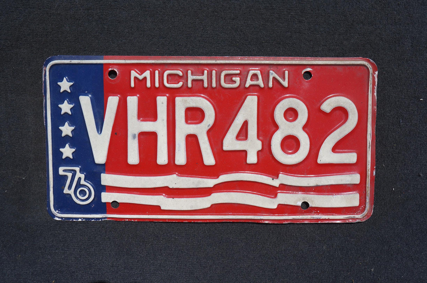 1976 Michigan BICENTENNIAL License Plate