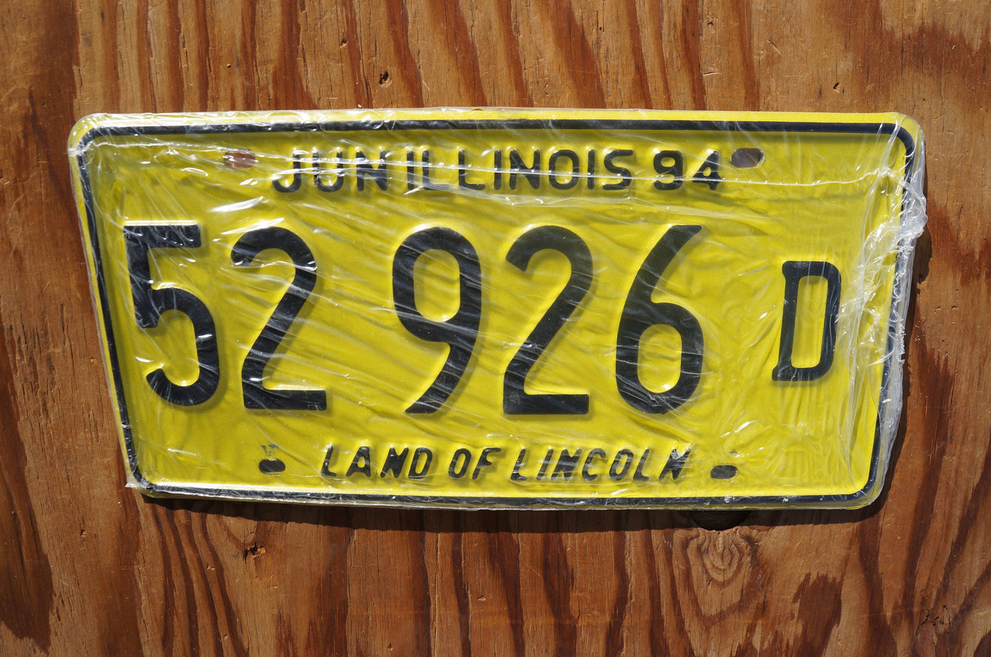 Mint 1994 Illinois Yellow License Plate Set / Pair # 52926 D - Unissued with original packaging