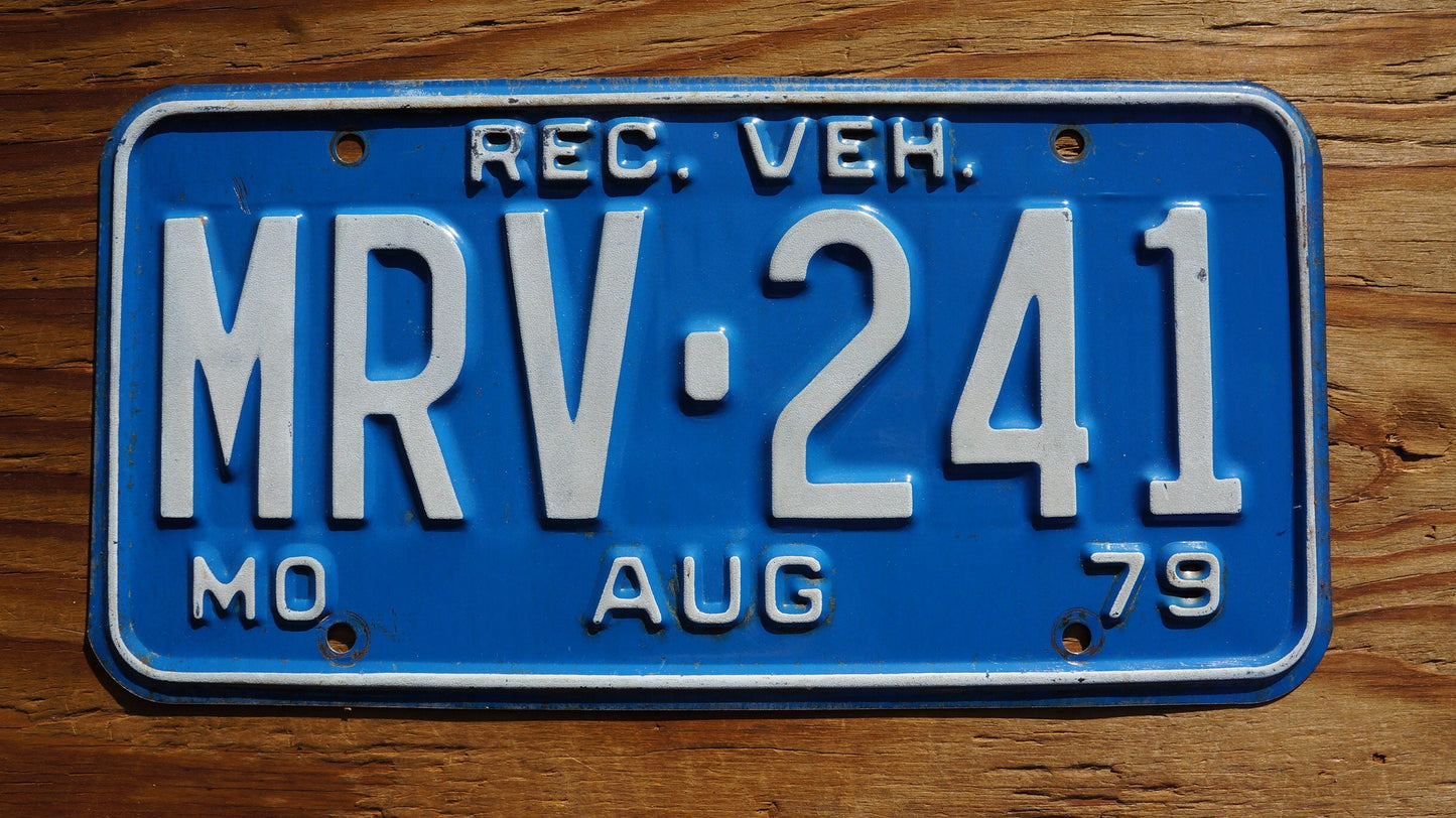 1979 Missouri RECREATIONAL VEHICLE Blue Vintage License Plate