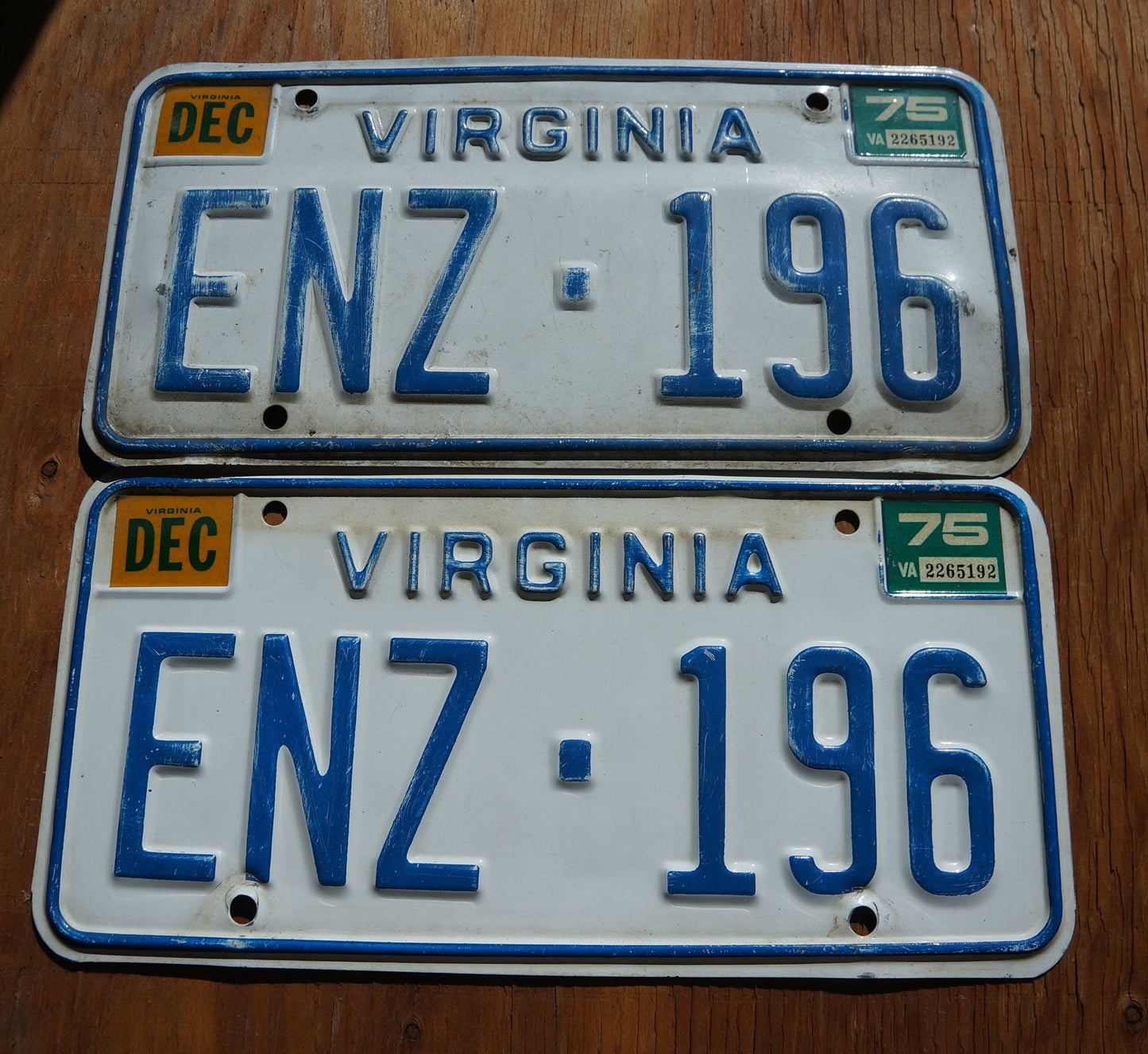 1975 Virginia Vintage White License Plate Pair / Set# ENZ - 196