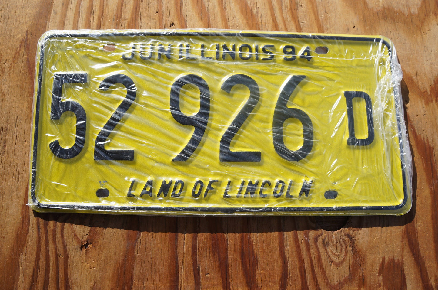 Mint 1994 Illinois Yellow License Plate Set / Pair # 52926 D - Unissued with original packaging