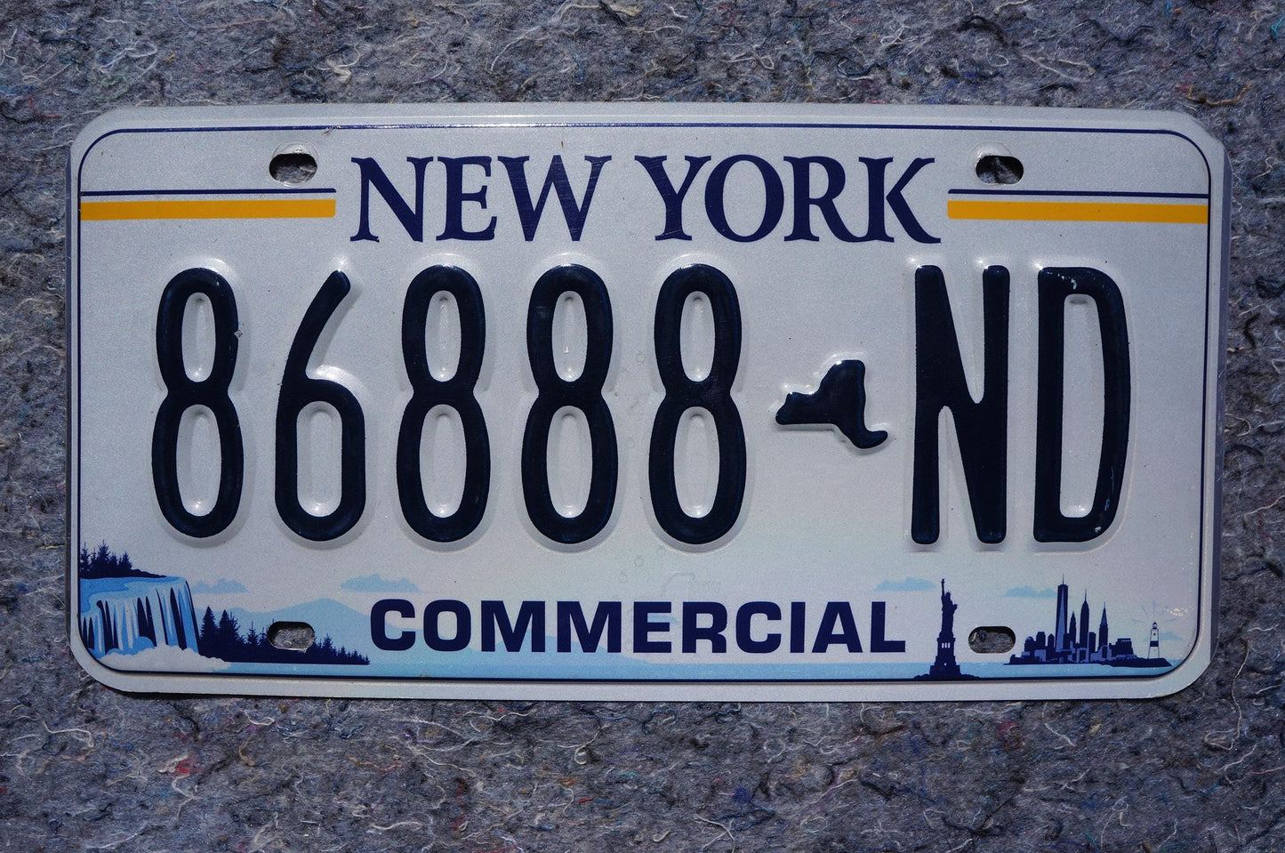 New York White License Plate New Design Statue of Liberty NYC # 86888 ND