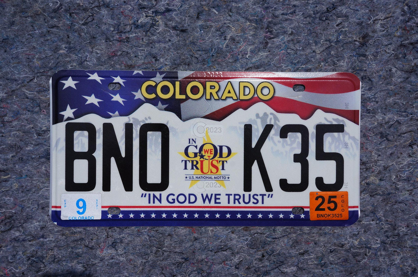 Colorado In GOD WE TRUST Graphic Flag License Plate