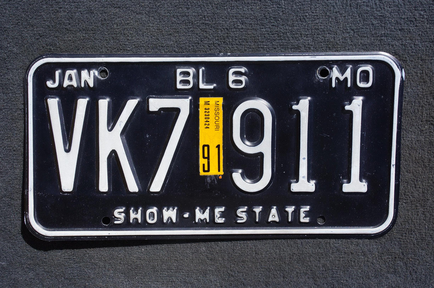 1991 Missouri Black Vintage License Plate # VK7 911 Show-me-state