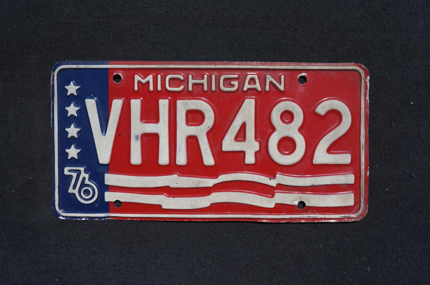 1976 Michigan BICENTENNIAL License Plate