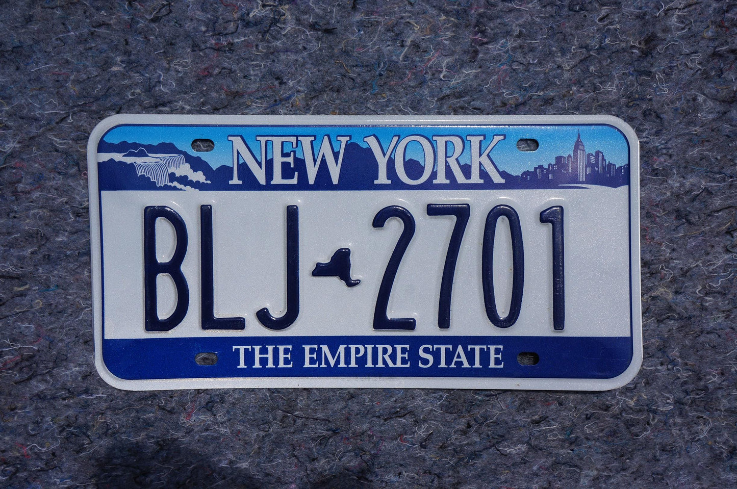 New York NIAGARA FALLS EMPIRE State White Blue License Plate