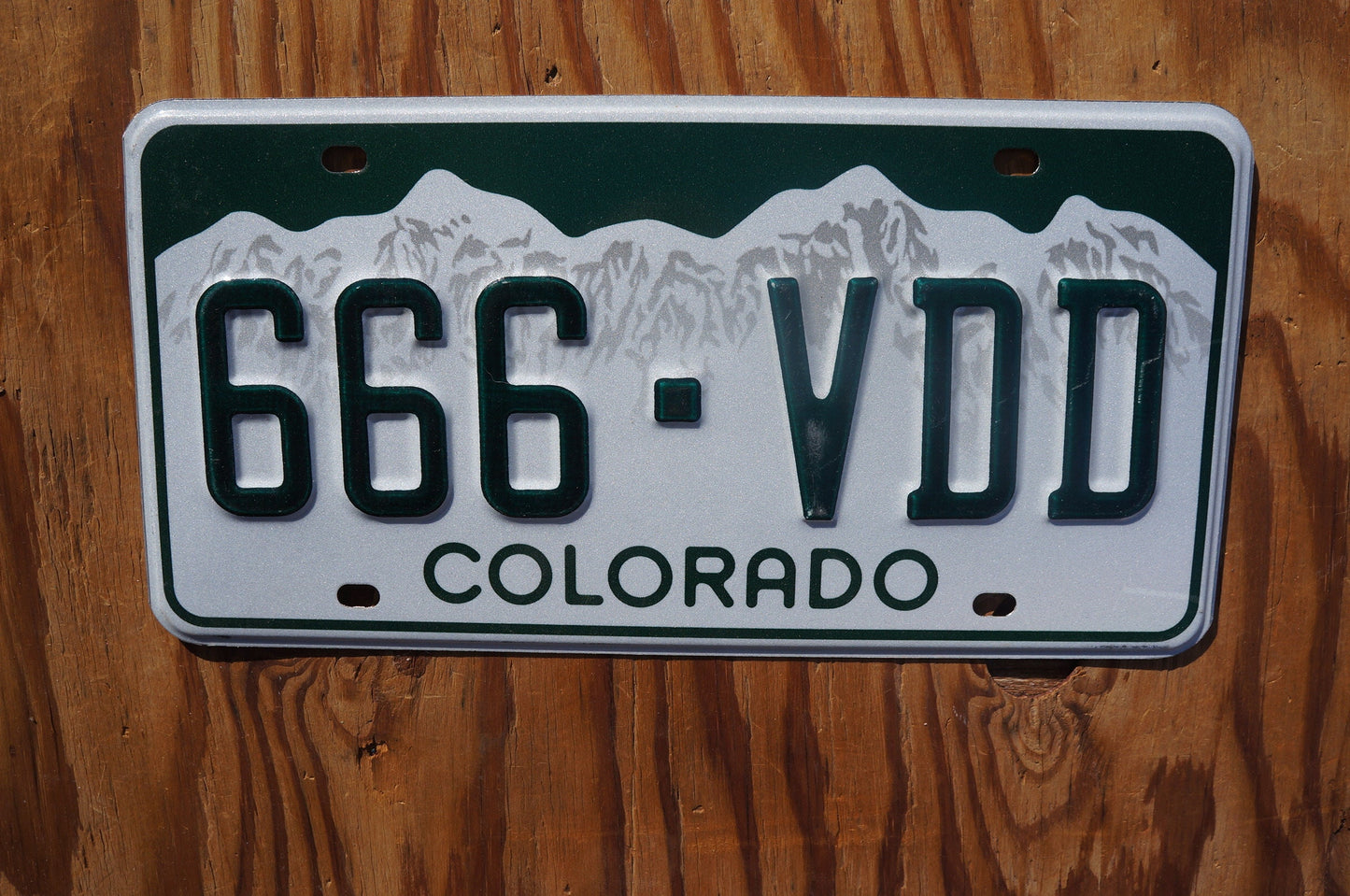 Colorado SNOW MOUNTAINS License Plate # 666 - VDD