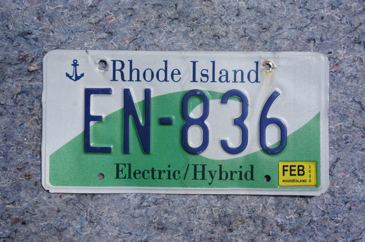 Rhode Island ELECTRIC / HYBRID VEHICLE Green Waves License Plate