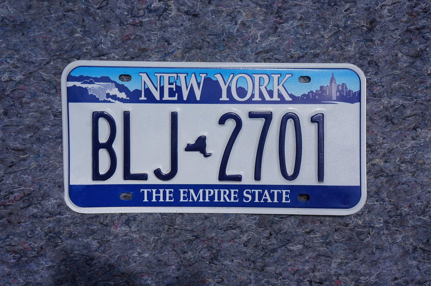 New York NIAGARA FALLS EMPIRE State White Blue License Plate