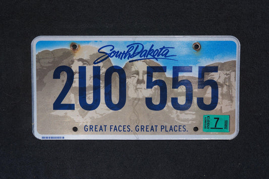 2023 South Dakota SD S.Dak Mount Rushmore Graphic License Plate # 2UO 555