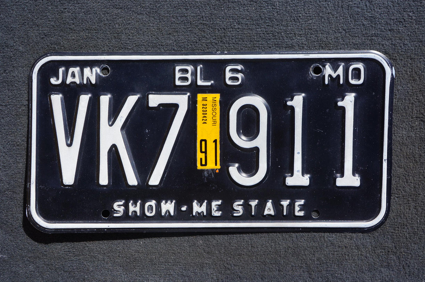 1991 Missouri Black Vintage License Plate # VK7 911 Show-me-state