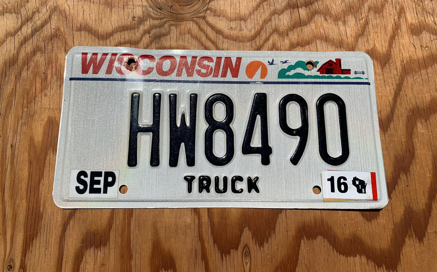 2016 Wisconsin TRUCK License Plate # HW 8490
