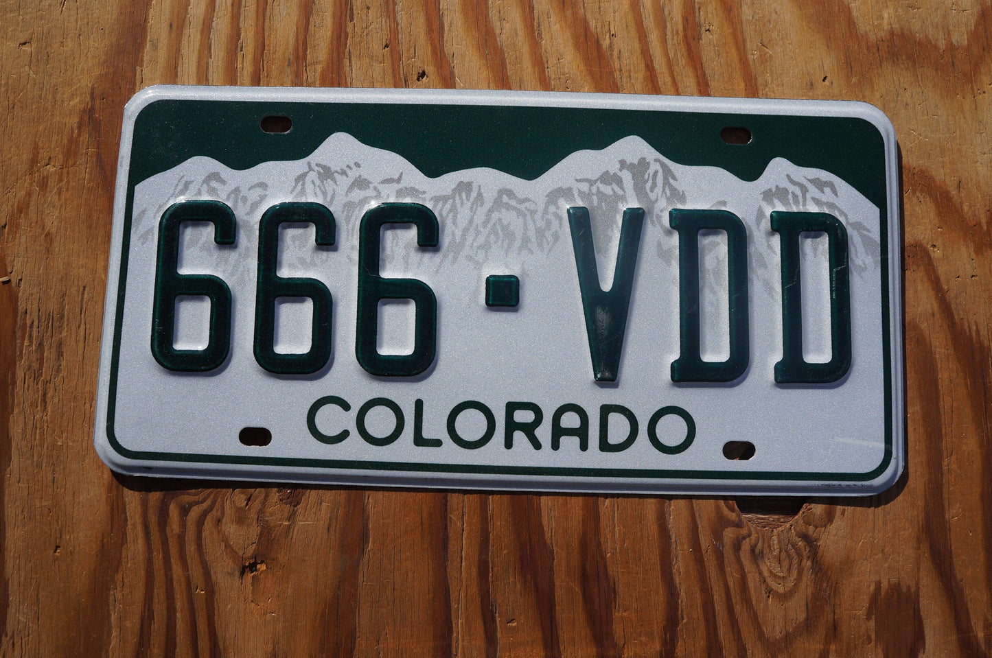 Colorado SNOW MOUNTAINS License Plate # 666 - VDD