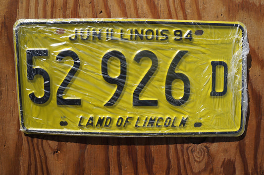 Mint 1994 Illinois Yellow License Plate Set / Pair # 52926 D - Unissued with original packaging