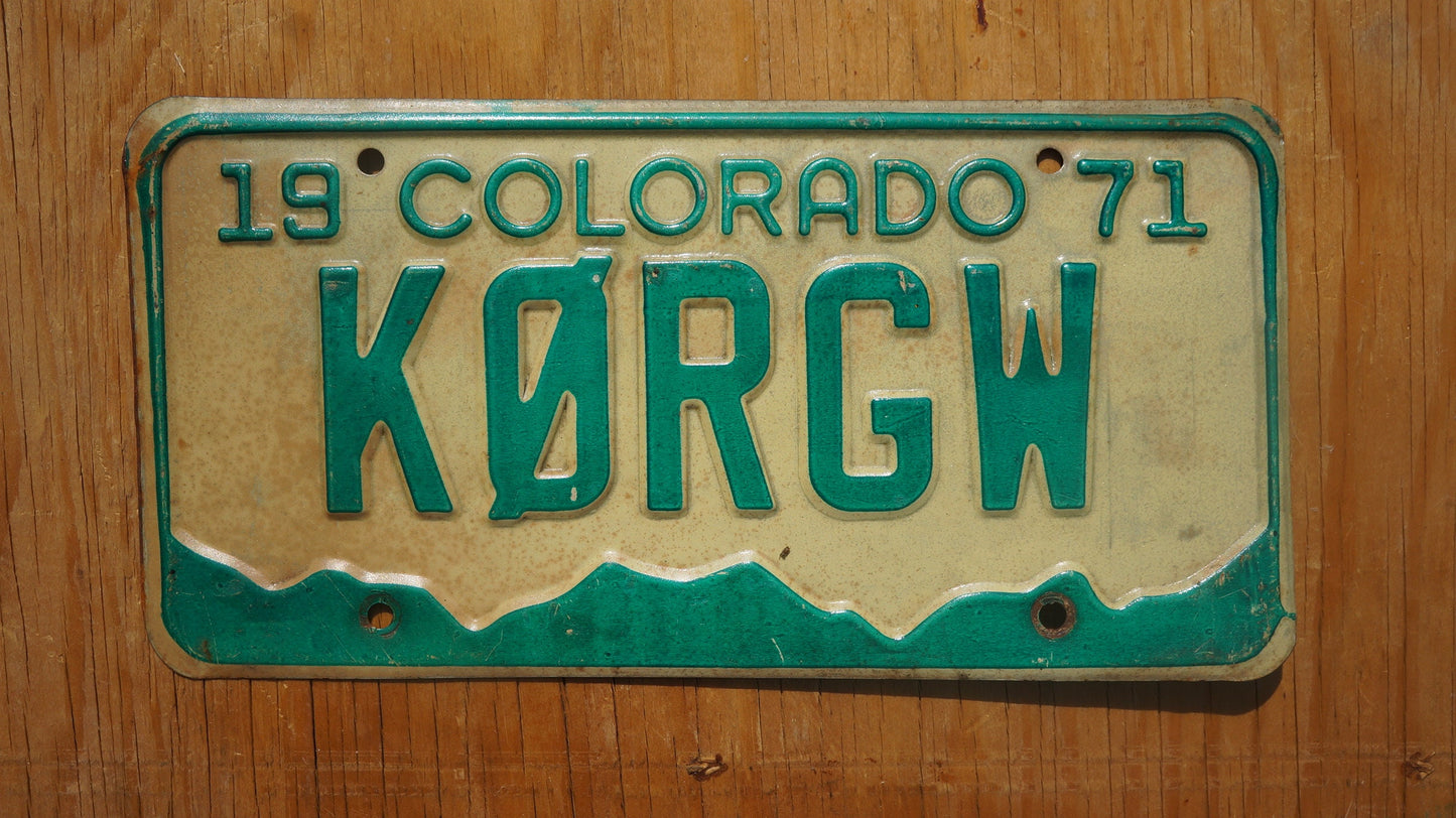 1971 Colorado Vanity Green Snow Mountains License Plate - K0RGW