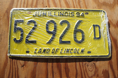 Mint 1994 Illinois Yellow License Plate Set / Pair # 52926 D - Unissued with original packaging