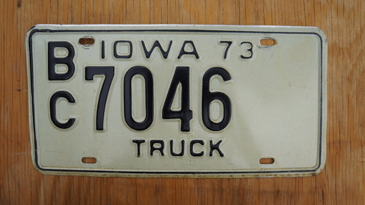 1973 Iowa TRUCK License Plate # BC 7046